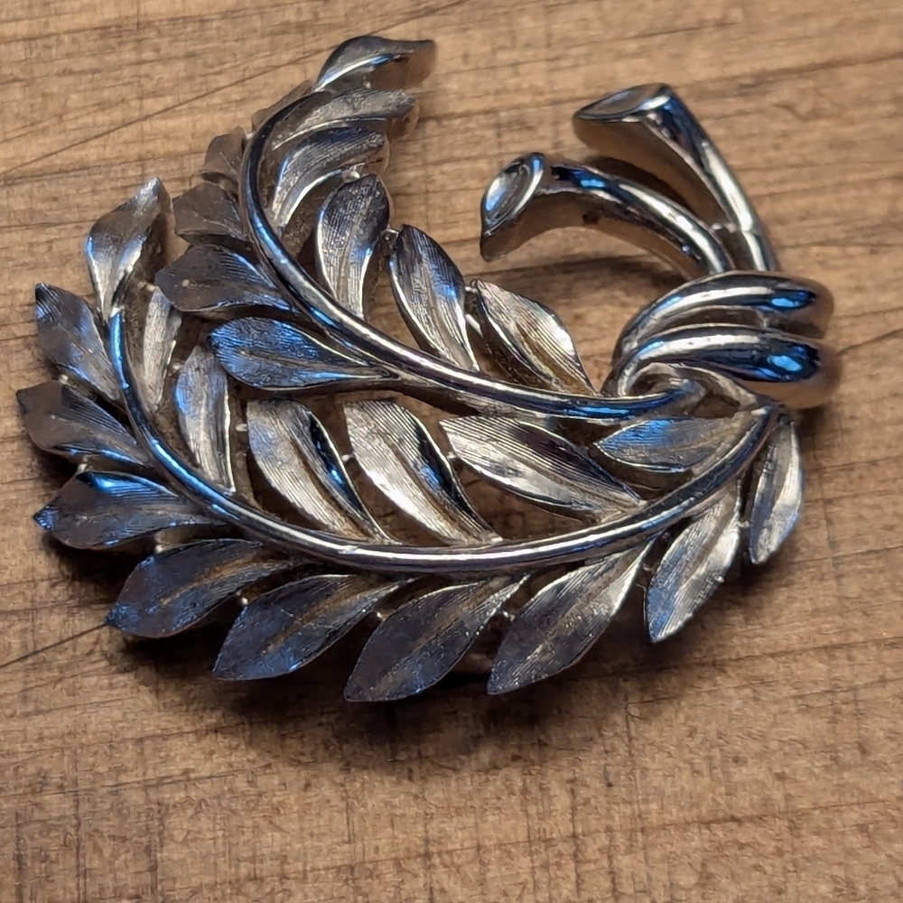 Crown Trifari Brooch Pin silver tone leaf harvest vintage 2"